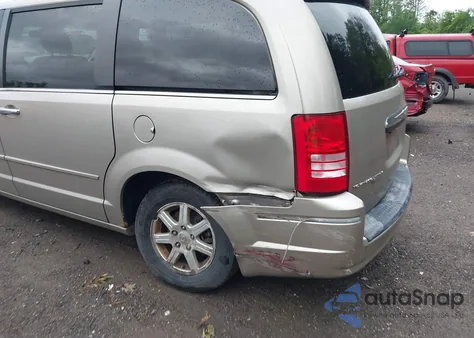 2008 Chrysler Town & Country Touring из США, поврежденный, VIN 2A8HR54P48R736379